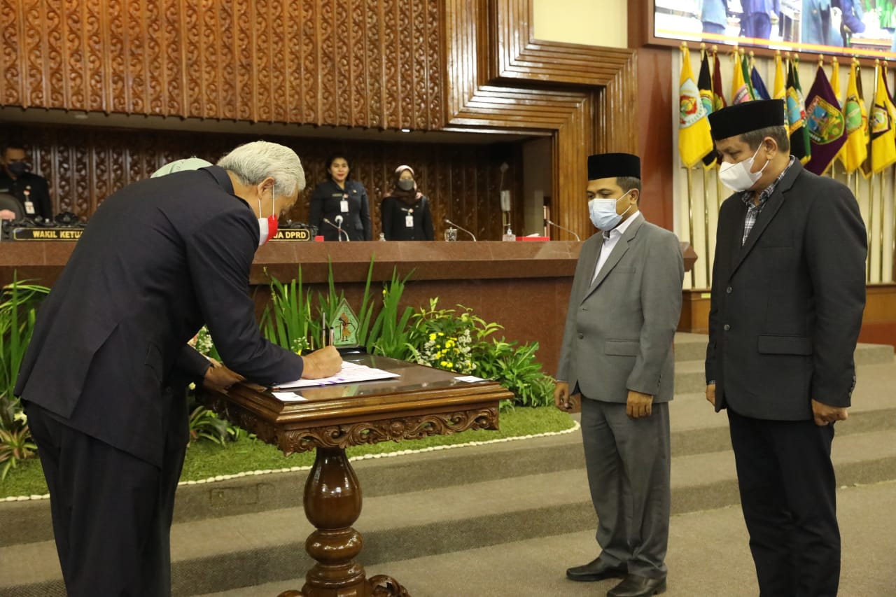 Perubahan Bentuk Hukum, Ganjar: Jateng Agro Berdikari Bisa Jadi Off Taker Hasil Petani