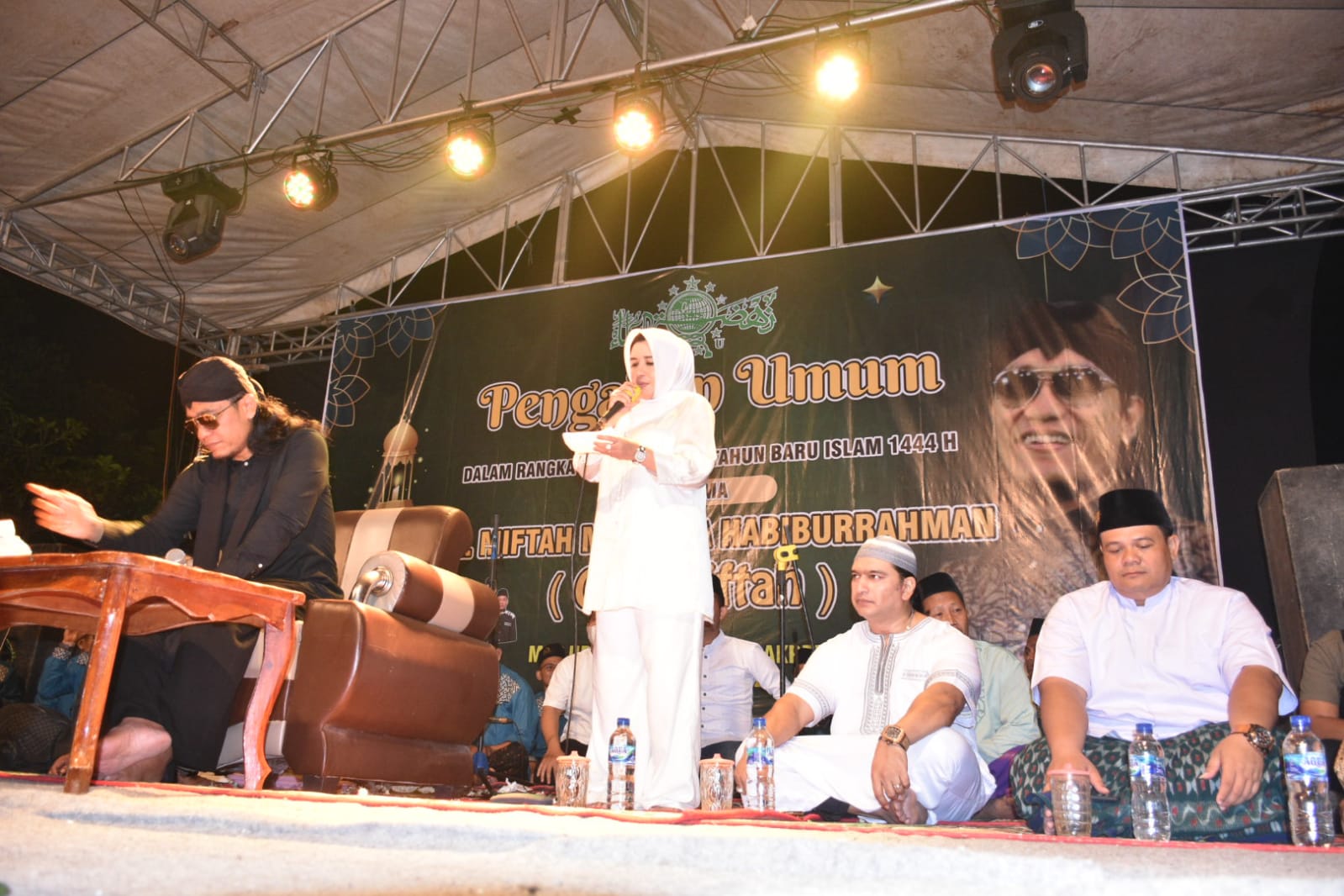 Hadiri Pengajian Gus Miftah, Bupati Fadia Berharap Masyarakat Kabupaten Pekalongan Mendapatkan Barokah di Tahu