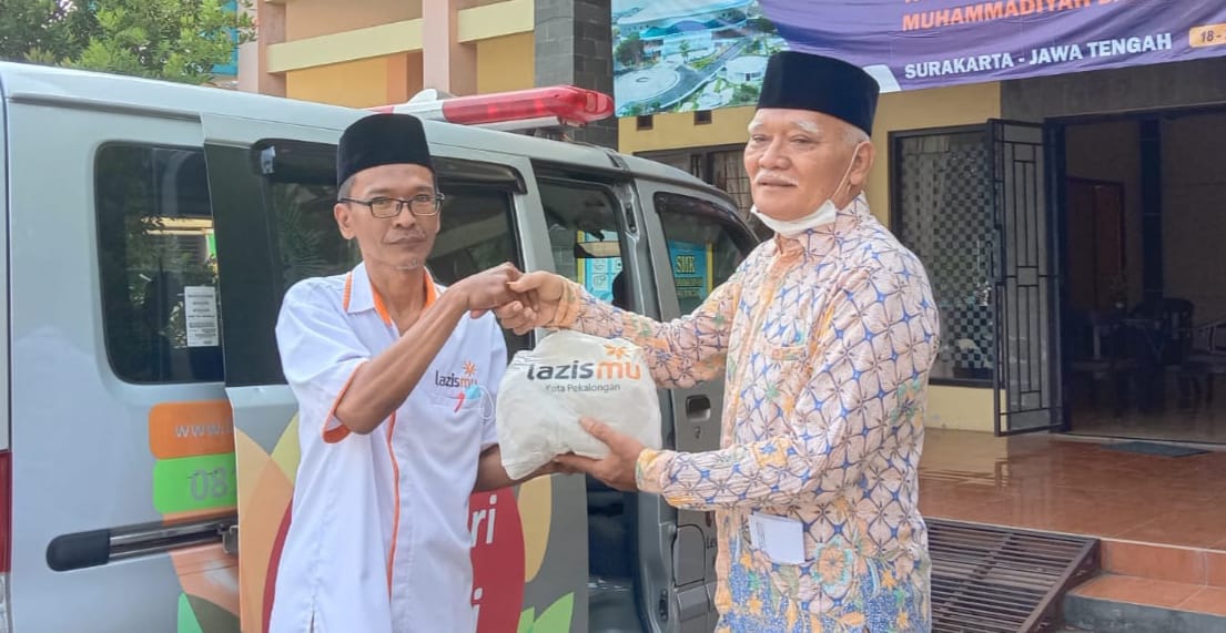 Program Peduli Guru, Lazismu Salurkan Bantuan 244 Paket Sembako