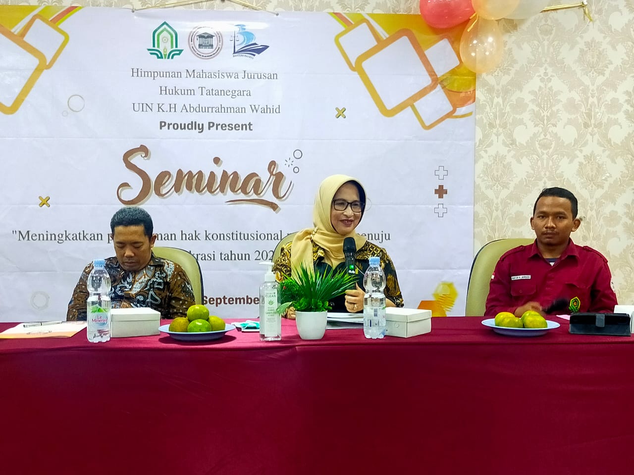 Ketua DPRD Kabupaten Pekalongan Hj Hindun Jadi Narasumber Seminar Meningkatkan Hak Konstitusional Mahasiswa Me