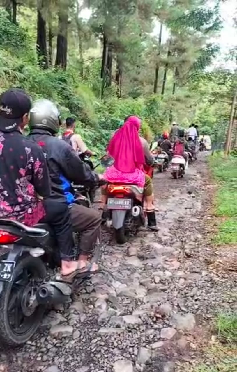 Jalan Rusak, Anak Enggan Bersekolah