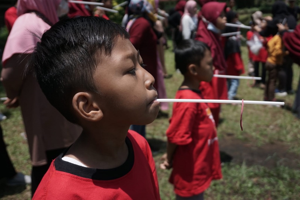 Sejenak Lupakan Penyakitnya, Belasan Anak Penyintas Thalasemia Diajak Bergembira dan Bermain di Kebun Teh