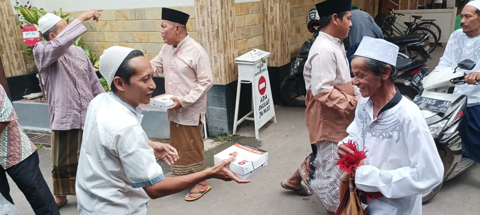 Kegiatan 'Jumat Berkah' Efektif Kenalkan Sosok Rizal Bawazier ke Masyarakat