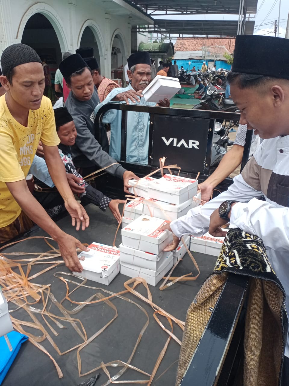 Tetap Konsisten, 'Jumat Berkah' RB Sambangi Masjid Aulia Krapyak Kota Pekalongan