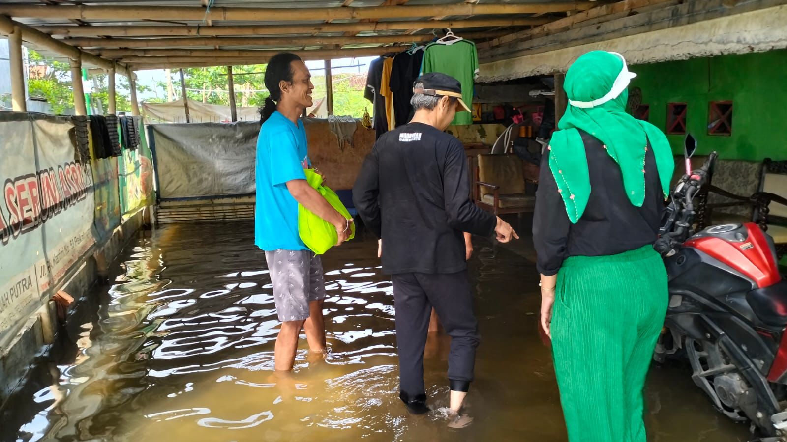 Masruhan Samsurie Kunjungi Warga Terdampak Banjir di Kota Pekalongan