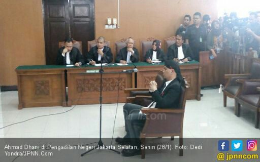 Sidang Ahmad Dhani Ricuh, Pengacara dan Jaksa Saling Dorong