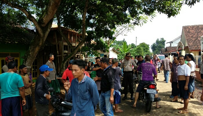 Warga Dukuh Mlaten Blokir Jalan Penghubung Antar Desa