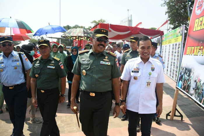 Bakti Sosial untuk  Silaturahmi dan Mempererat Kemanunggalan TNI dengan Rakyat