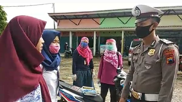 Tak Pakai Masker, Warga Dihukum Halafalkan Pancasila
