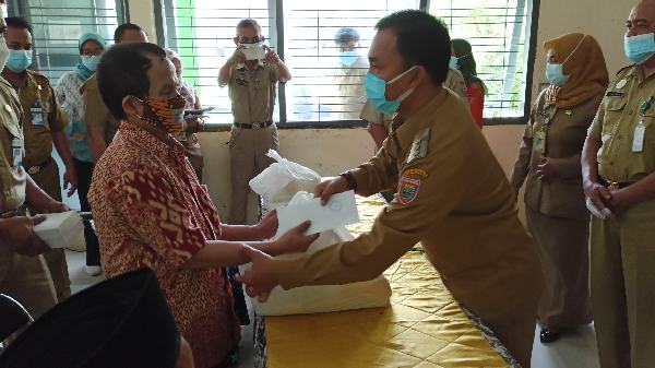 Pandemi, Penghasilan Tukang Pijat Tunanetra Menurun Drastis