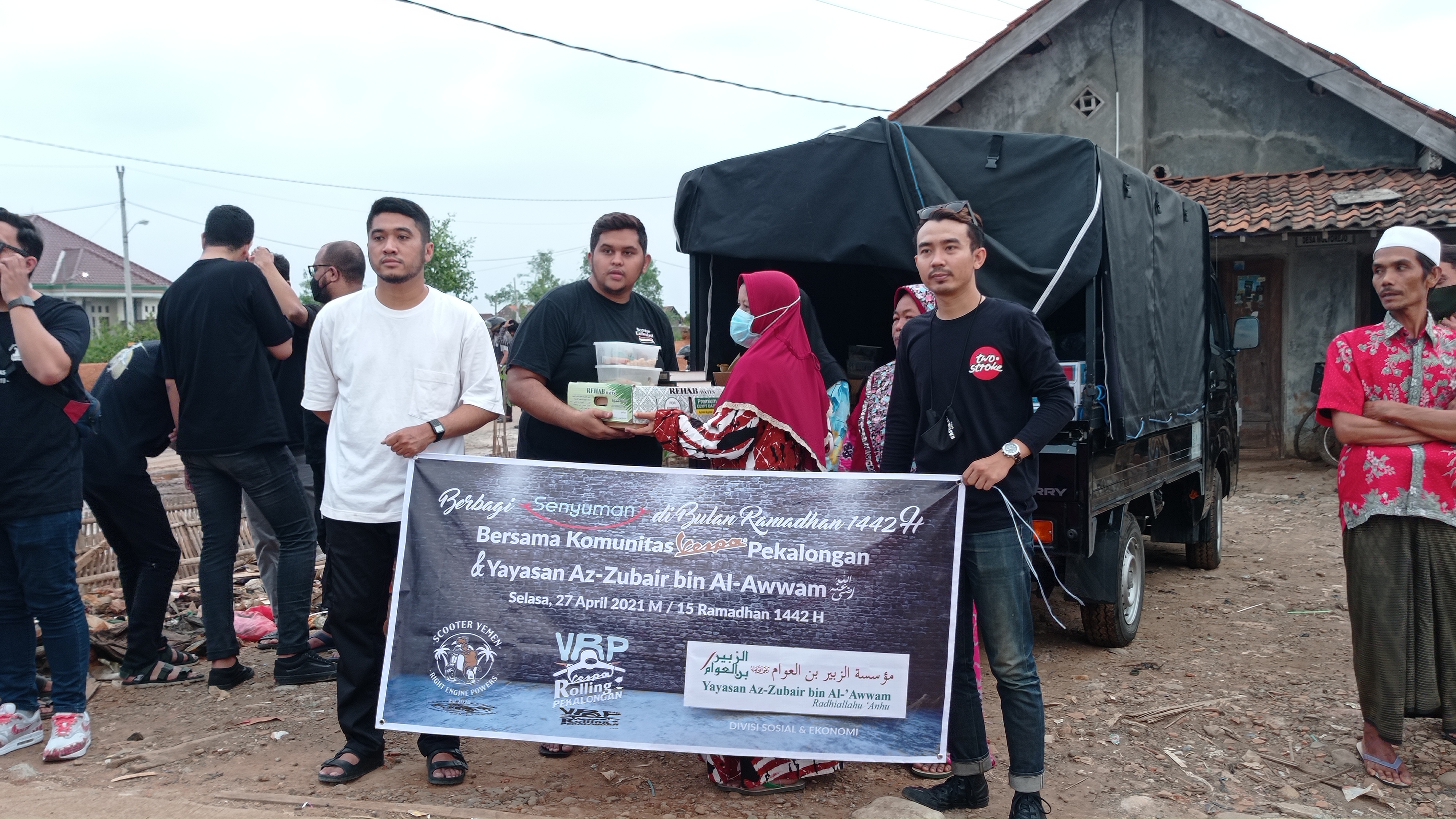 350 Paket Nasi Kebuli Dibagikan untuk Warga di Daerah Rawan Banjir