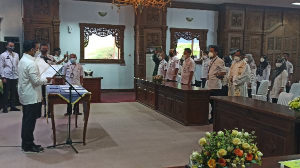 Sekretaris DPRD Batang Digeser Menjadi Staff Ahli Bupati