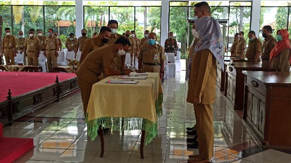 Dua Pejabat Eselon II di Lingkungan Pemkab Batang Dilukir
