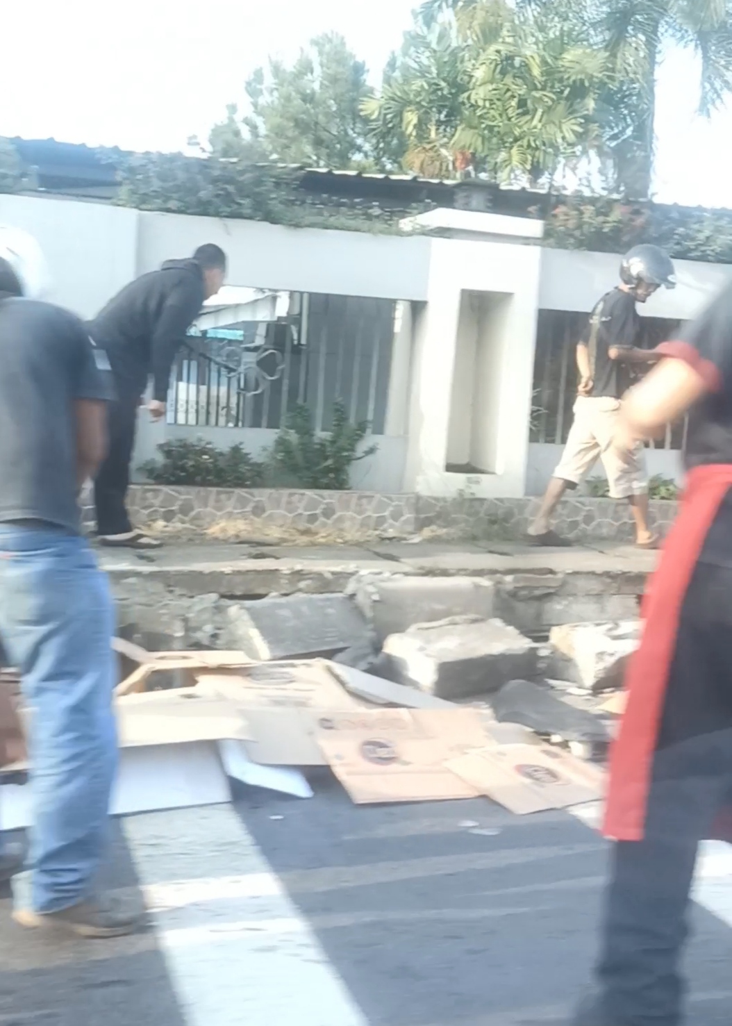Dua Wanita Pengendara Motor Tewas Terlindas Truk, Sopir Menyerahkan Diri ke Polisi