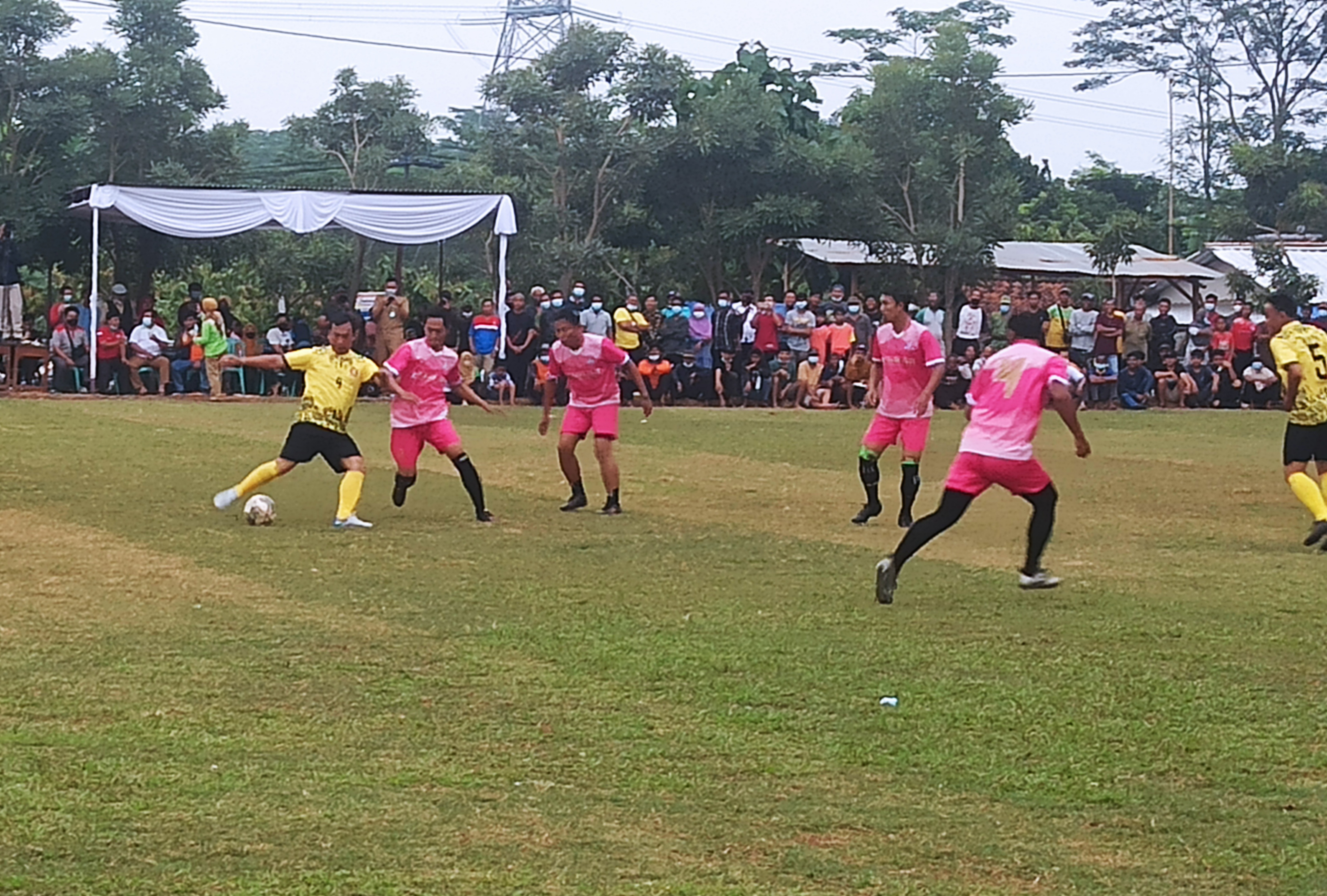 Meriahkan HUT Batang, Tim PGRI Berhasil Kalahkan Tim Bupati dan Wakil Bupati