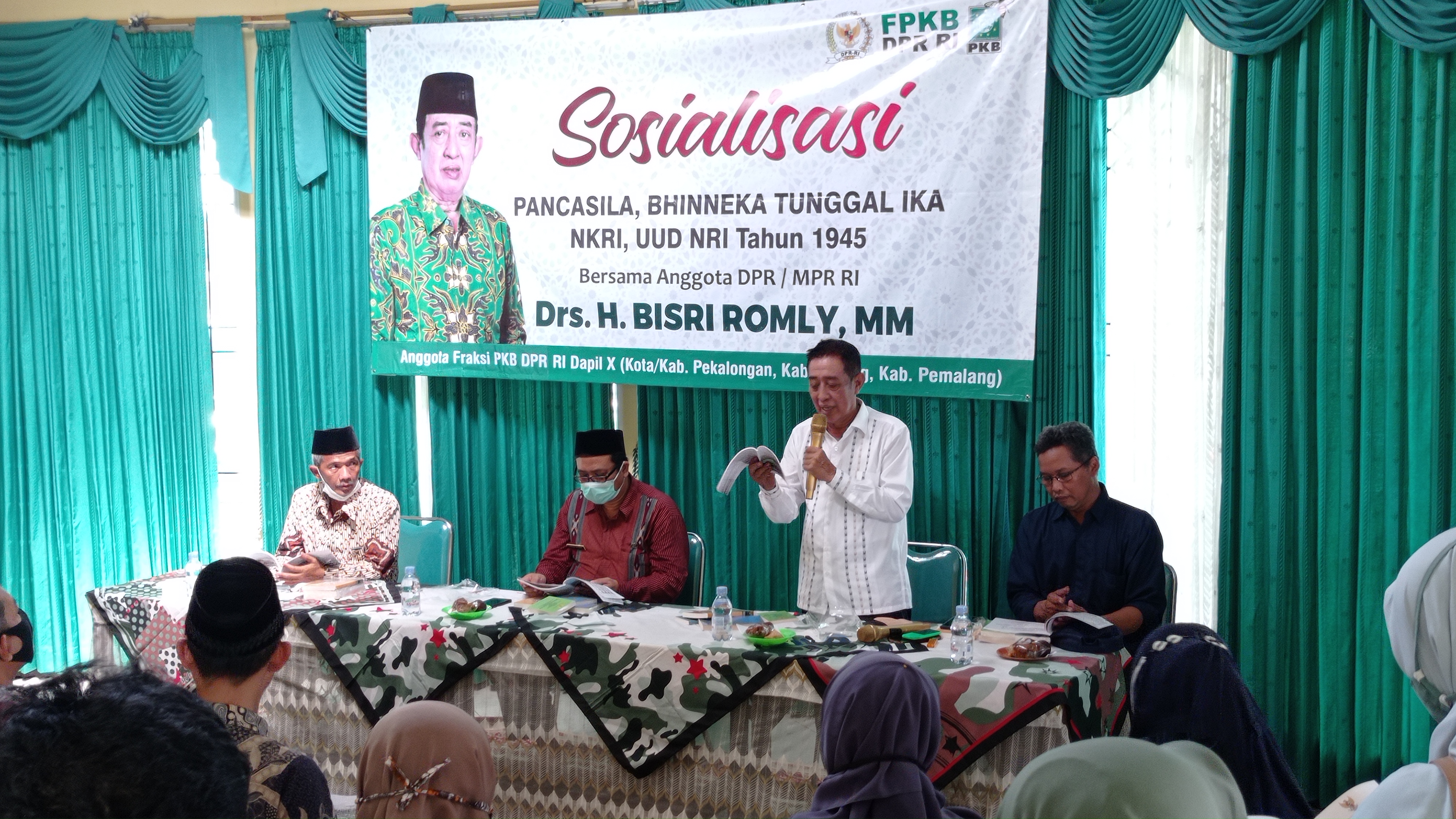 Bisri Romly Sosialisasikan 4 Pilar Kebangsaan kepada Kepala Sekolah di Kabupaten Pekalongan