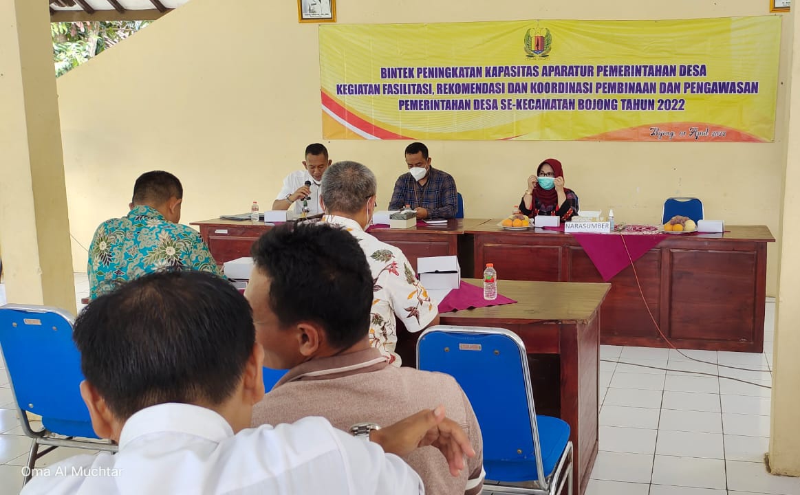 Ketua DPRD Kab Pekalongan : Aparatur Desa Harus Tingkatkan Pelayanan Pada Masyarakat