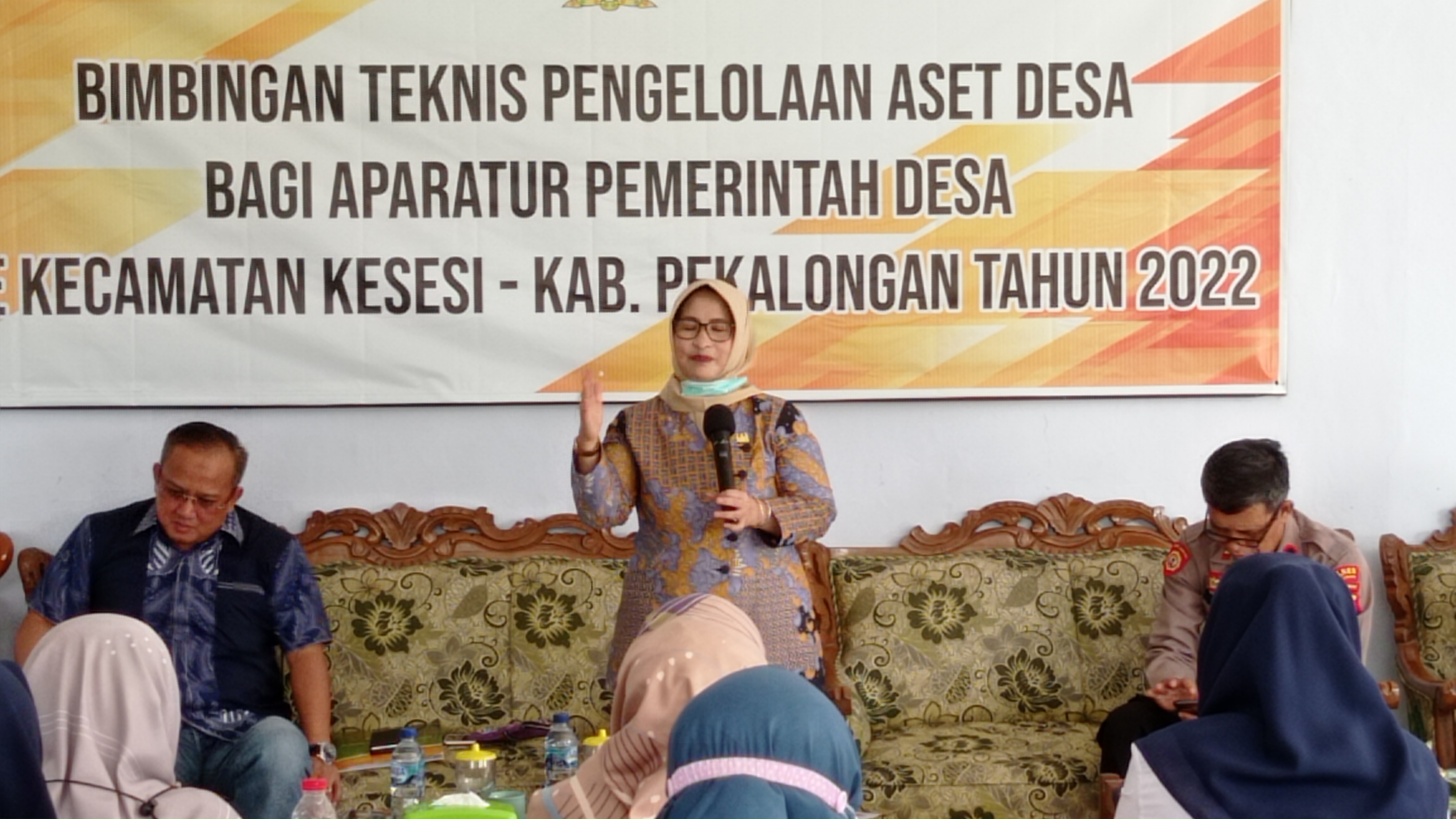 Ketua DPRD Kabupaten Pekalongan Hj Hindun Minta Kades Kembangkan Pendapatan Desa untuk Membangun Wilayahnya