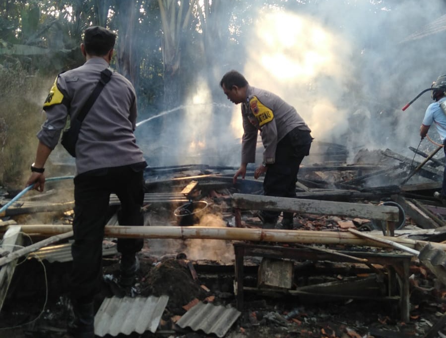 'Pletok Pletok Pletok', Rumah Wartoyo Terbakar