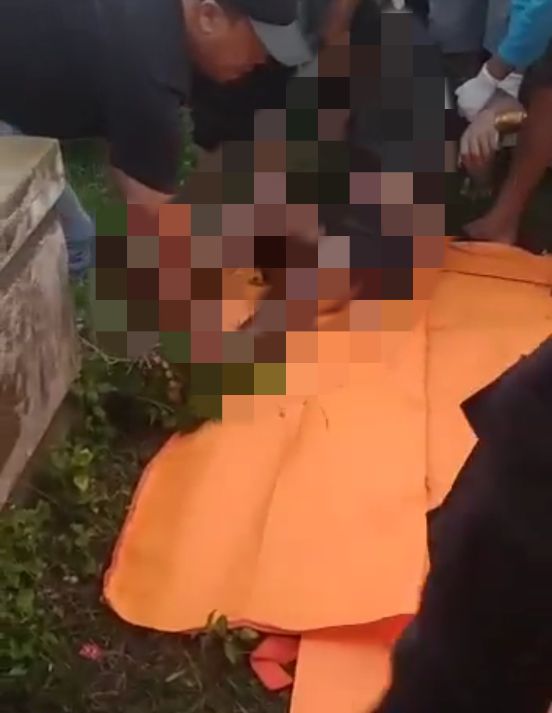 Sesosok Mayat Laki-laki Ditemukan di Saluran Irigasi, Ditubuhnya Ditemukan Sejumlah Luka