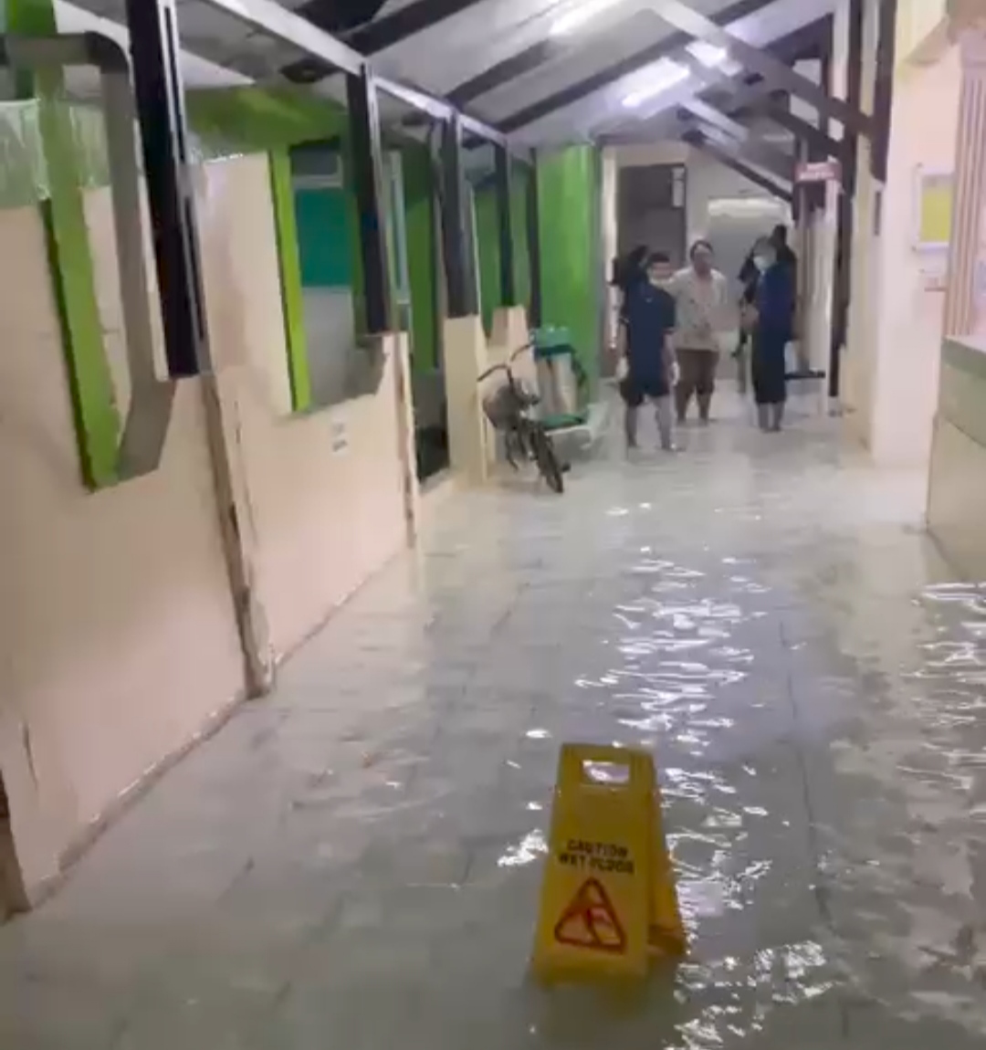 Dua Ruangan di RSUD Batang Kebanjiran, Direktur : Terkena Limpasan Air dari Jalan