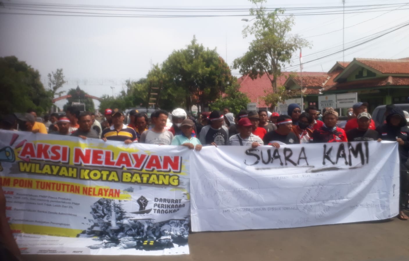 Geruduk Kantor Bupati, Nelayan Batang Tolak PNBP 10 Persen