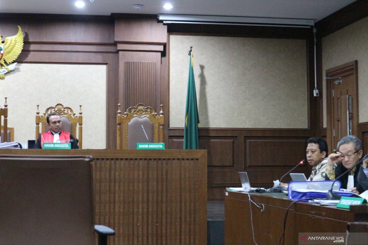 Mantan Ketua PPP Gebrak Meja Pengadilan Luapkan Kemarahan Kepada Saksi yang juga Sepupunya