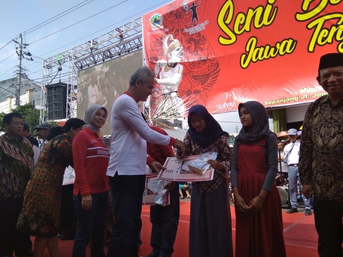 Siswa SMK Neswara Sabet Juara 2 Provinsi Lomba Desain Batik Siswa