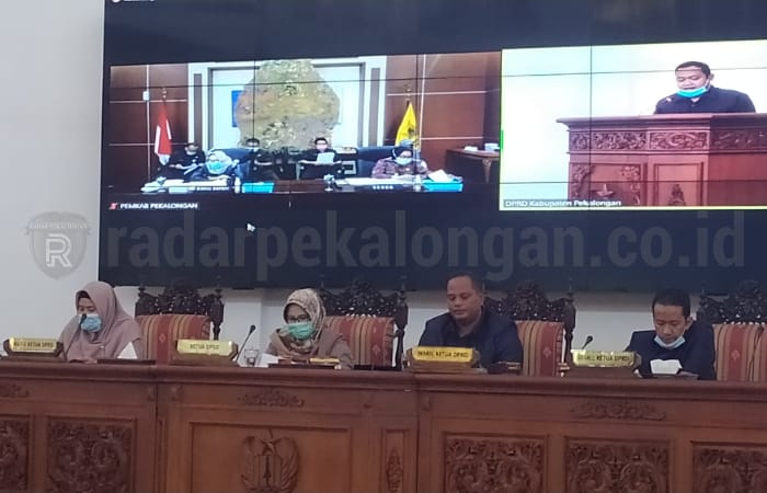 Rapat Paripurna Pandangan Umum Fraksi DPRD Kabupaten Pekalongan terhadap Dua Raperda