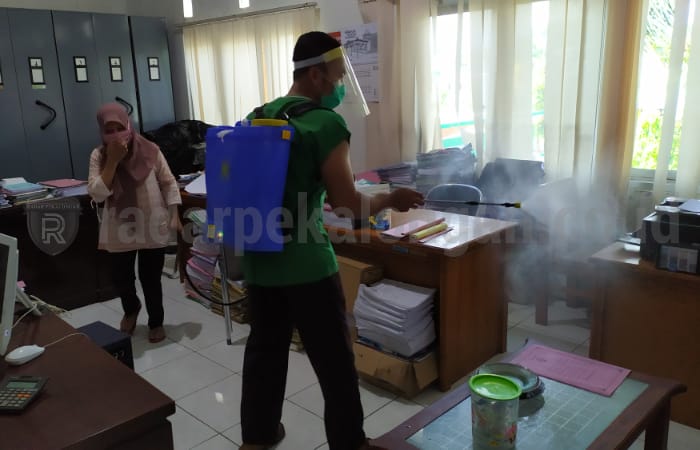 Cegah Penyebaran COVID-19, RSUD Kajen Disemprot Disenfektan Seminggu Sekali