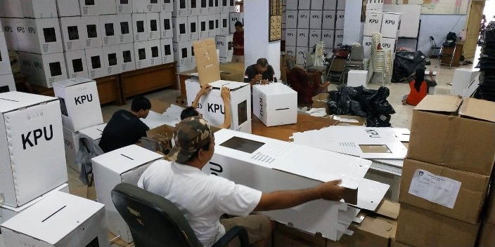 Ribuan Kotak Suara untuk Pemilu Sudah Selesai Dirakit