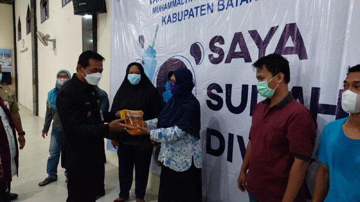 Tinjau Vaksinasi, Wabup Suyono Bagikan Doorprize untuk Peserta