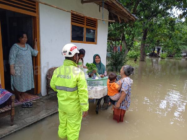 Jumlah Pengungsi Bertambah, Wilayah Pesisir Masih Banjir