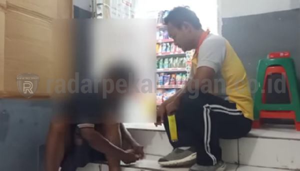 Tangkap Pencuri Susu di Minimarket Berujung Menolong si Pelaku, Anggota Polisi Ini Mendadak Viral