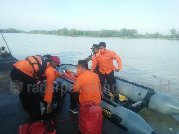 Dua Nelayan Arad Pekalongan Menghilang, Pencarian Terkendala Ombak Besar