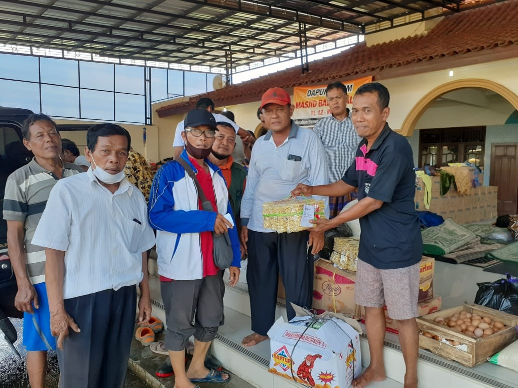 Pedagang Pasar Comal Kumpulkan Logistik Bantu Korban Banjir