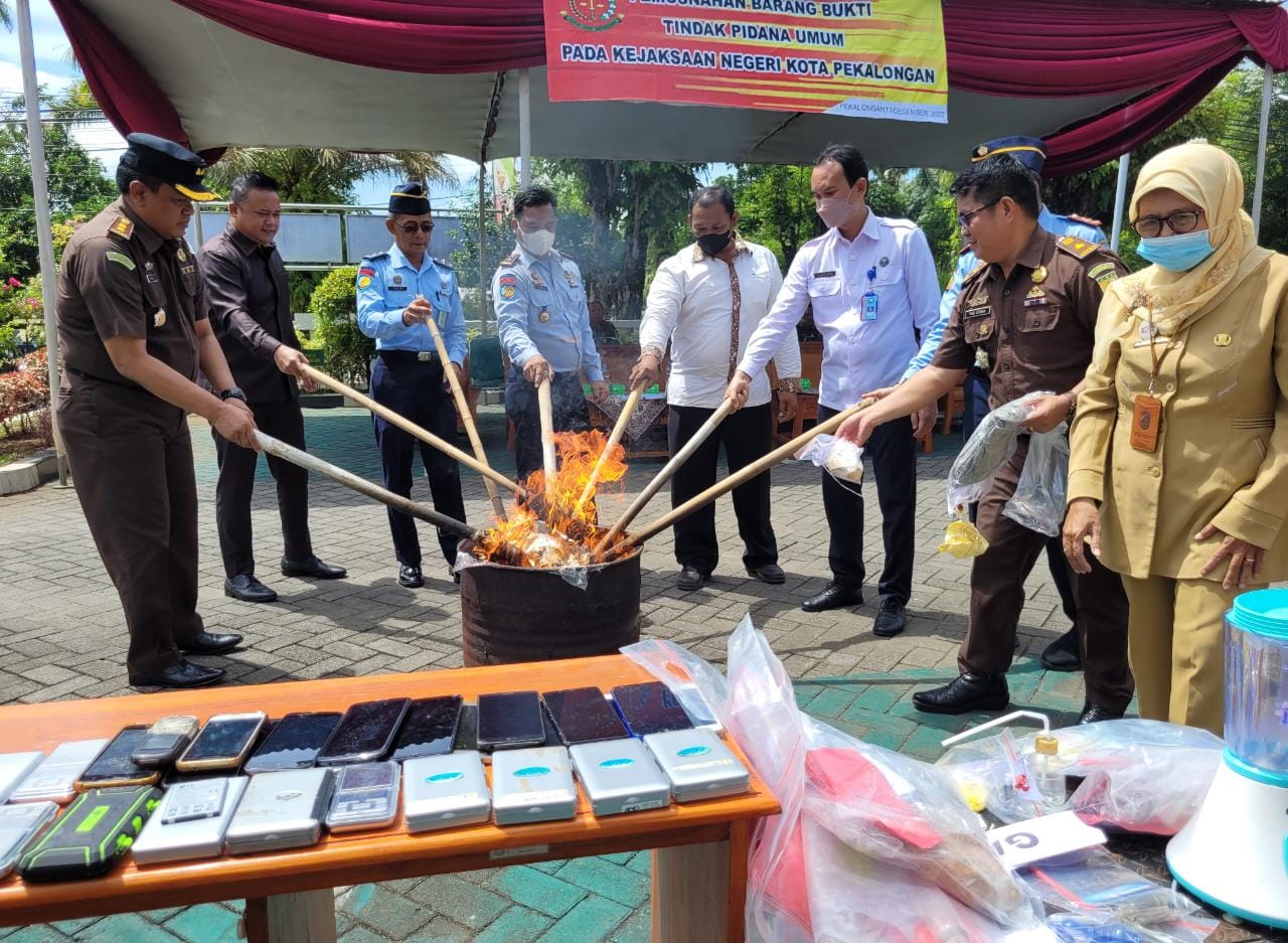 Rupbasan Pekalongan Turut Serta dalam Pemusnahan Barang Bukti di Wilayah Hukum Kota Pekalongan