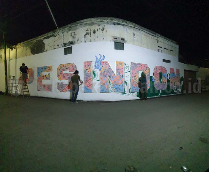 Seni Mural 30 Meter Percantik Wisata Kampung Batik Pesindon