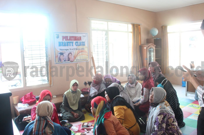 Bekali Masyarakat Keterampilan Beauty Class