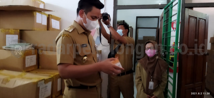 Target Vaksinasi Terhambat Stok