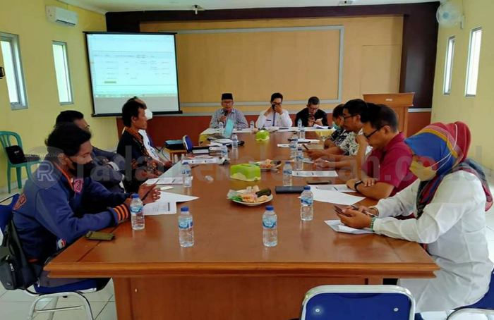 UMK Naik Rp15 Ribu, Buruh Pasrah