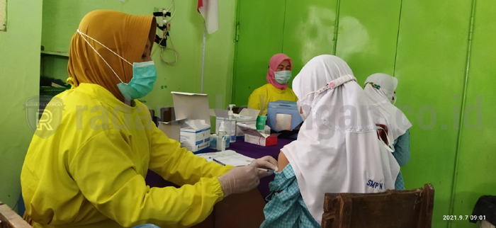 Ratusan Siswa SMP Mulai Divaksinasi