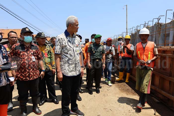 Pembangunan Lanjutan Tanggul Pantaisari Sudah 40%