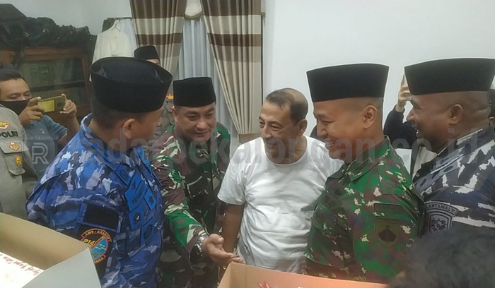 Dandim dan Unsur TNI Polri Beri Kejutan ke Habib Luthfi