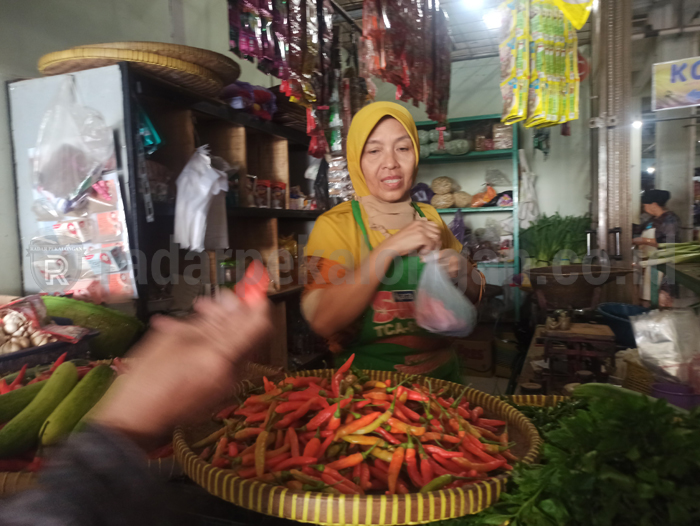 Pembeli Bingung, Harga Cabai Masih Naik Turun