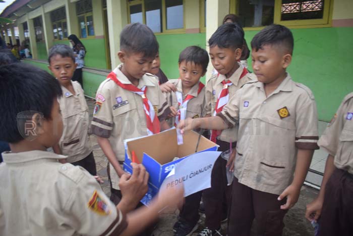 Galang Donasi Cianjur, Siswa SDN Komplek Karangasem Rela Sisihkan Uang Saku