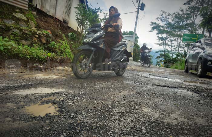 Jalan Garungwiyoro Baru Diaspal Sudah Rusak