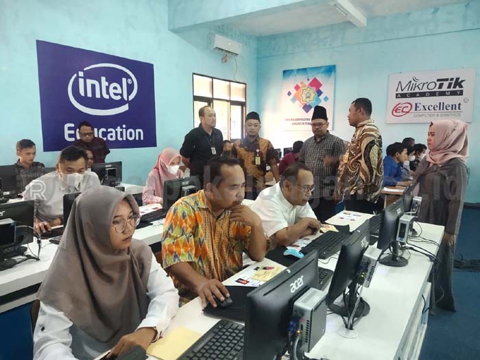 364 Calon Panwascam Ikuti Tes CAT