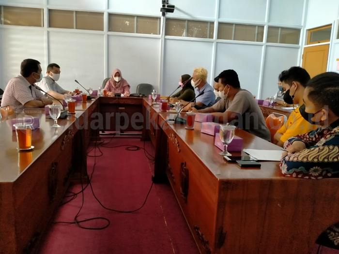 Paguyuban Bakoel Kopi Ngadu Ke Dewan