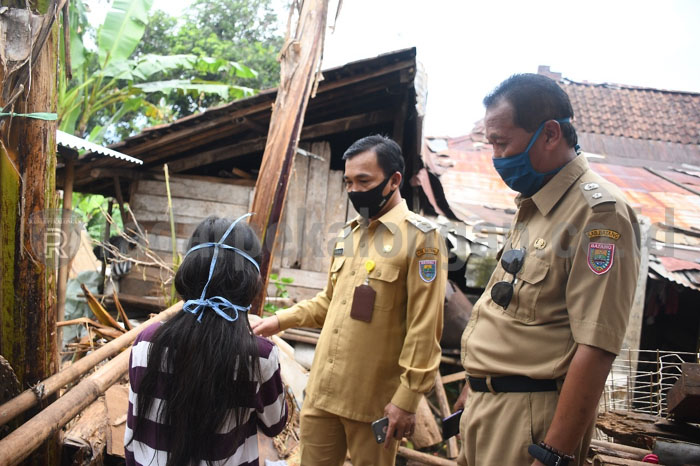 Nestapa Imrothul dan Rahma, Terpaksa Hidup Mandiri di Rumah Tak Layak Huni